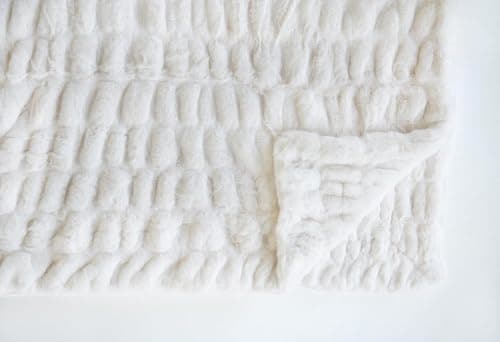 Minky Couture Hugs Blanket - Extra Plush Blanket for Premium Gifting - Stretchy Bubbled Cozy Throw - Silky Smooth - Durable & Machine-Washable - Travel-Friendly - Adult, Cream